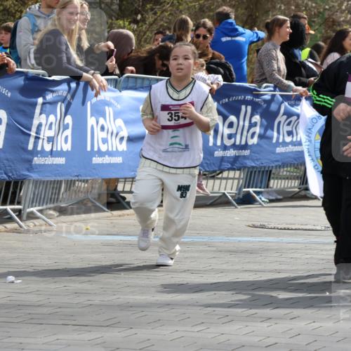 12.04.2026 - 45. Internationalen Wilhelmsburger Insellauf Strokosch-Dieckow http://msf.ph/oto/9492143 12.04.2026 14:52:13 Ziel 349, 581 meine-sportfotos.de