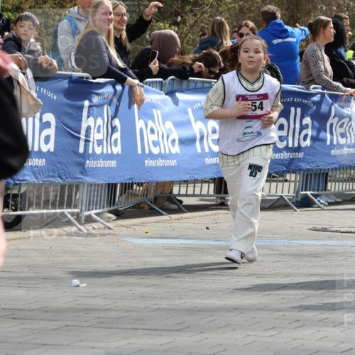12.04.2026 - 45. Internationalen Wilhelmsburger Insellauf Strokosch-Dieckow http://msf.ph/oto/9492153 12.04.2026 14:52:13 Ziel 349, 581 meine-sportfotos.de
