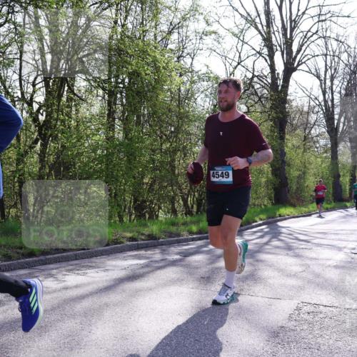12.04.2026 - 45. Internationalen Wilhelmsburger Insellauf Yannick Fuchs http://msf.ph/oto/9492156 12.04.2026 10:44:00 Laufen 171, 4549 meine-sportfotos.de