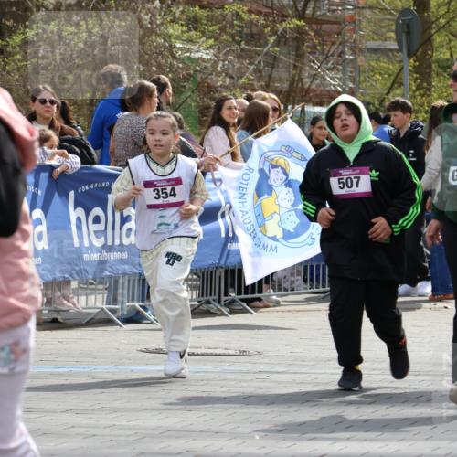 12.04.2026 - 45. Internationalen Wilhelmsburger Insellauf Strokosch-Dieckow http://msf.ph/oto/9492158 12.04.2026 14:52:12 Ziel 349, 581 meine-sportfotos.de