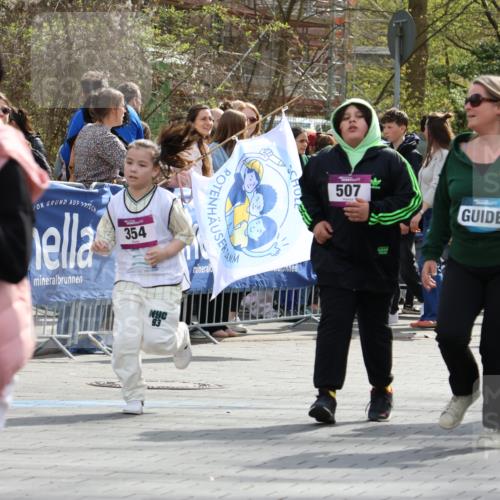 12.04.2026 - 45. Internationalen Wilhelmsburger Insellauf Strokosch-Dieckow http://msf.ph/oto/9492165 12.04.2026 14:52:12 Ziel 349, 581 meine-sportfotos.de