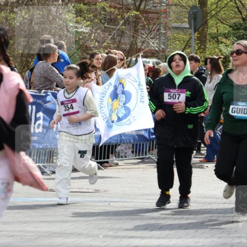 12.04.2026 - 45. Internationalen Wilhelmsburger Insellauf Strokosch-Dieckow http://msf.ph/oto/9492169 12.04.2026 14:52:12 Ziel 349, 581 meine-sportfotos.de