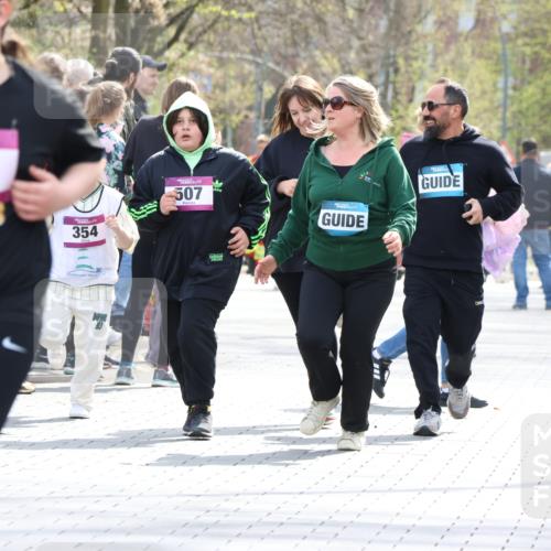 12.04.2026 - 45. Internationalen Wilhelmsburger Insellauf Strokosch-Dieckow http://msf.ph/oto/9492176 12.04.2026 14:52:09 Ziel 341, 349, 581 meine-sportfotos.de