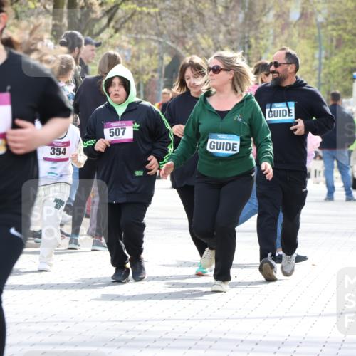 12.04.2026 - 45. Internationalen Wilhelmsburger Insellauf Strokosch-Dieckow http://msf.ph/oto/9492180 12.04.2026 14:52:09 Ziel 341, 349, 581 meine-sportfotos.de