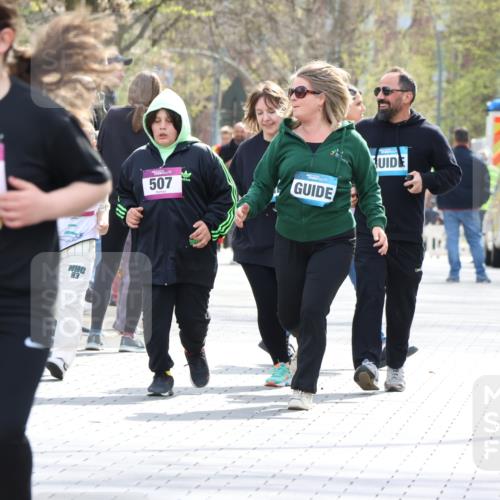 12.04.2026 - 45. Internationalen Wilhelmsburger Insellauf Strokosch-Dieckow http://msf.ph/oto/9492184 12.04.2026 14:52:09 Ziel 341, 349, 581 meine-sportfotos.de