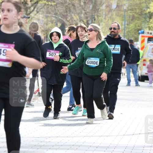 12.04.2026 - 45. Internationalen Wilhelmsburger Insellauf Strokosch-Dieckow http://msf.ph/oto/9492199 12.04.2026 14:52:09 Ziel 341, 349, 581 meine-sportfotos.de