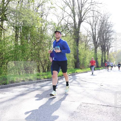 12.04.2026 - 45. Internationalen Wilhelmsburger Insellauf Yannick Fuchs http://msf.ph/oto/9492202 12.04.2026 10:44:07 Laufen 5835 meine-sportfotos.de