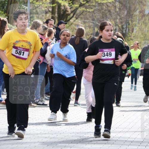 12.04.2026 - 45. Internationalen Wilhelmsburger Insellauf Strokosch-Dieckow http://msf.ph/oto/9492227 12.04.2026 14:52:06 Ziel 341 meine-sportfotos.de