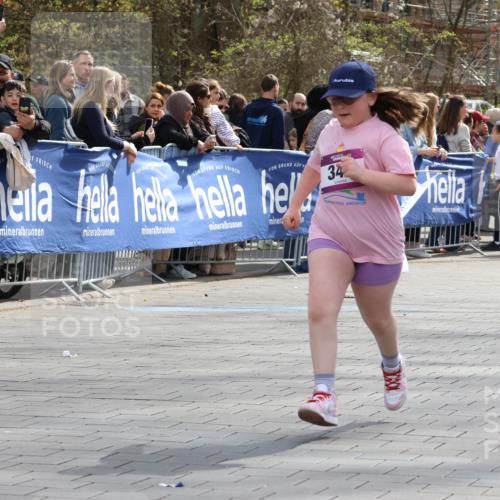 12.04.2026 - 45. Internationalen Wilhelmsburger Insellauf Strokosch-Dieckow http://msf.ph/oto/9492269 12.04.2026 14:52:01 Ziel 520, 350, 892, 490, 114, 341 meine-sportfotos.de