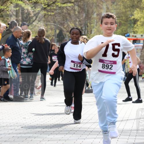12.04.2026 - 45. Internationalen Wilhelmsburger Insellauf Strokosch-Dieckow http://msf.ph/oto/9492299 12.04.2026 14:51:57 Ziel 520, 350, 892, 490, 114, 341 meine-sportfotos.de