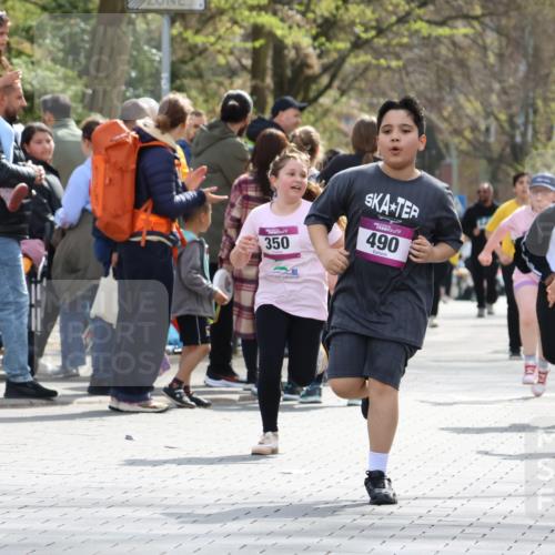 12.04.2026 - 45. Internationalen Wilhelmsburger Insellauf Strokosch-Dieckow http://msf.ph/oto/9492335 12.04.2026 14:51:55 Ziel 520, 350, 892, 490, 114 meine-sportfotos.de