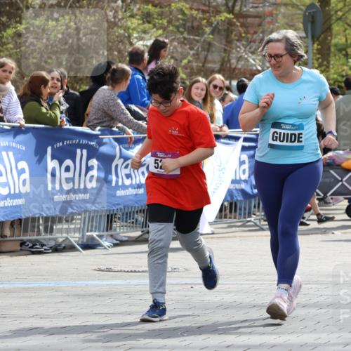 12.04.2026 - 45. Internationalen Wilhelmsburger Insellauf Strokosch-Dieckow http://msf.ph/oto/9492347 12.04.2026 14:51:51 Ziel 394, 520, 350 meine-sportfotos.de