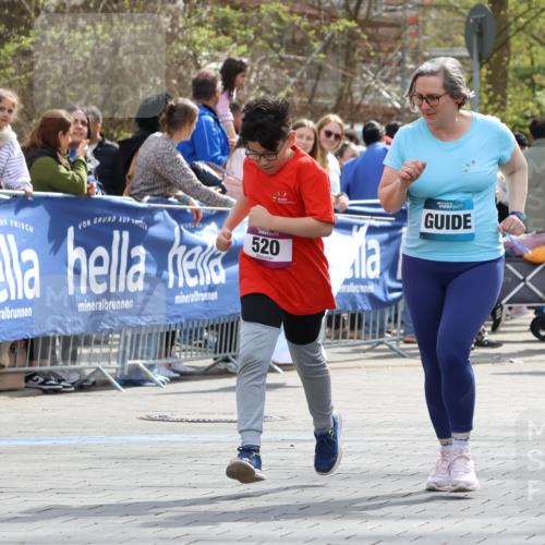 12.04.2026 - 45. Internationalen Wilhelmsburger Insellauf Strokosch-Dieckow http://msf.ph/oto/9492351 12.04.2026 14:51:51 Ziel 394, 520, 350 meine-sportfotos.de