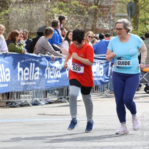 12.04.2026 - 45. Internationalen Wilhelmsburger Insellauf Strokosch-Dieckow http://msf.ph/oto/9492354 12.04.2026 14:51:51 Ziel 394, 520, 350 meine-sportfotos.de
