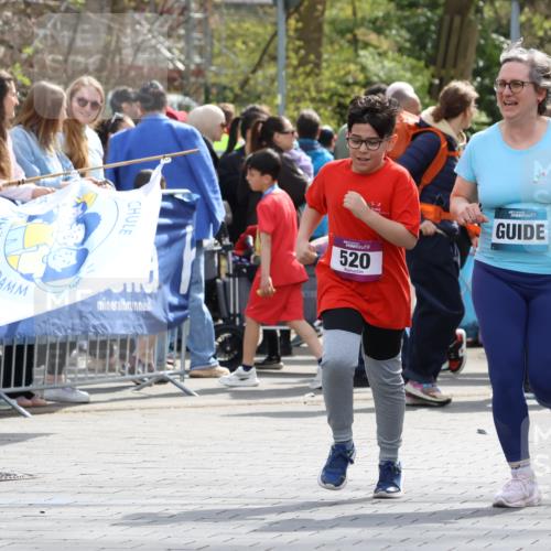 12.04.2026 - 45. Internationalen Wilhelmsburger Insellauf Strokosch-Dieckow http://msf.ph/oto/9492372 12.04.2026 14:51:49 Ziel 394 meine-sportfotos.de