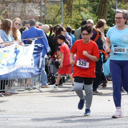 12.04.2026 - 45. Internationalen Wilhelmsburger Insellauf Strokosch-Dieckow http://msf.ph/oto/9492376 12.04.2026 14:51:49 Ziel 394 meine-sportfotos.de
