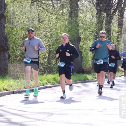 12.04.2026 - 45. Internationalen Wilhelmsburger Insellauf Yannick Fuchs http://msf.ph/oto/9492432 12.04.2026 10:44:47 Laufen 2797, 2796, 4394, 2861, 3568, 3721 meine-sportfotos.de