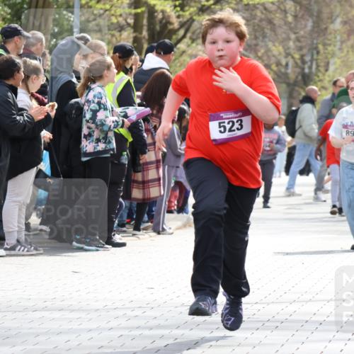 12.04.2026 - 45. Internationalen Wilhelmsburger Insellauf Strokosch-Dieckow http://msf.ph/oto/9492445 12.04.2026 14:51:32 Ziel 399, 884, 648, 1071, 523, 363, 342, 505 meine-sportfotos.de