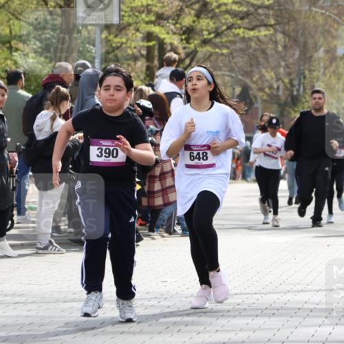 12.04.2026 - 45. Internationalen Wilhelmsburger Insellauf Strokosch-Dieckow http://msf.ph/oto/9492547 12.04.2026 14:51:23 Ziel 358, 1072, 374, 390, 399, 884, 648 meine-sportfotos.de