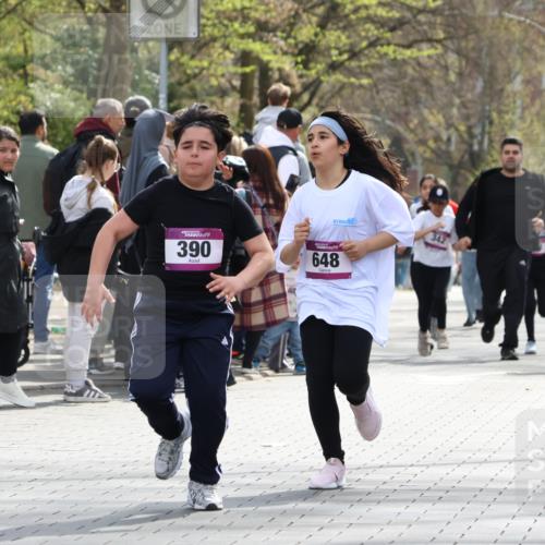 12.04.2026 - 45. Internationalen Wilhelmsburger Insellauf Strokosch-Dieckow http://msf.ph/oto/9492551 12.04.2026 14:51:23 Ziel 358, 1072, 374, 390, 399, 884, 648 meine-sportfotos.de