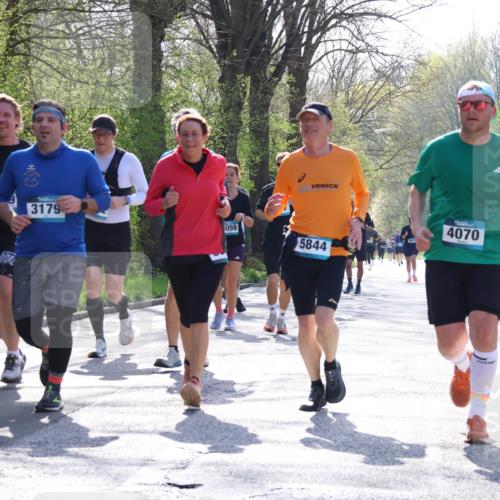 12.04.2026 - 45. Internationalen Wilhelmsburger Insellauf Yannick Fuchs http://msf.ph/oto/9492583 12.04.2026 10:45:11 Laufen 818, 3179, 059, 5844, 4070 meine-sportfotos.de