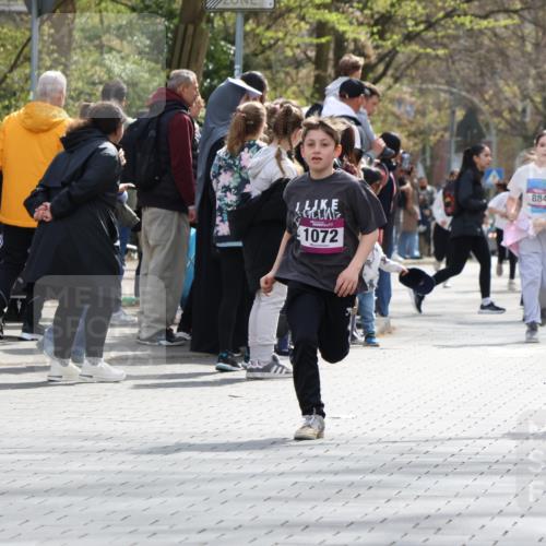 12.04.2026 - 45. Internationalen Wilhelmsburger Insellauf Strokosch-Dieckow http://msf.ph/oto/9492605 12.04.2026 14:51:17 Ziel 544, 444, 868, 852, 358, 1072, 374 meine-sportfotos.de