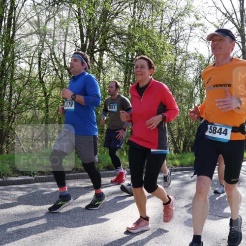 12.04.2026 - 45. Internationalen Wilhelmsburger Insellauf Yannick Fuchs http://msf.ph/oto/9492606 12.04.2026 10:45:14 Laufen 3179, 2818, 5844, 187, 5319 meine-sportfotos.de