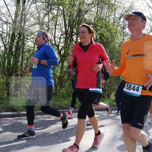 12.04.2026 - 45. Internationalen Wilhelmsburger Insellauf Yannick Fuchs http://msf.ph/oto/9492607 12.04.2026 10:45:14 Laufen 5844, 3059 meine-sportfotos.de