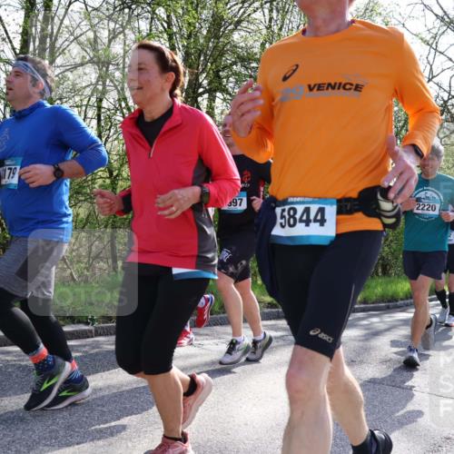 12.04.2026 - 45. Internationalen Wilhelmsburger Insellauf Yannick Fuchs http://msf.ph/oto/9492608 12.04.2026 10:45:15 Laufen 179, 97, 5844, 2220, 3059, 3187 meine-sportfotos.de
