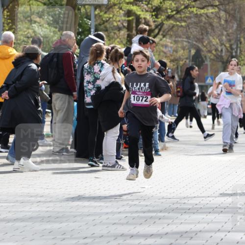 12.04.2026 - 45. Internationalen Wilhelmsburger Insellauf Strokosch-Dieckow http://msf.ph/oto/9492612 12.04.2026 14:51:17 Ziel 544, 444, 868, 852, 358, 1072, 374 meine-sportfotos.de