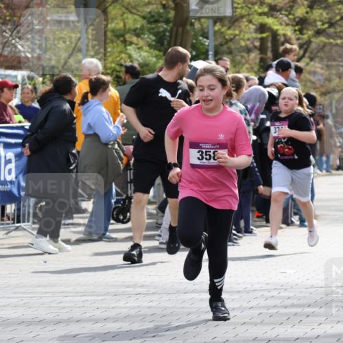 12.04.2026 - 45. Internationalen Wilhelmsburger Insellauf Strokosch-Dieckow http://msf.ph/oto/9492635 12.04.2026 14:51:15 Ziel 1843, 380, 435, 1051, 544, 444, 868, 852, 358, 1072, 374 meine-sportfotos.de