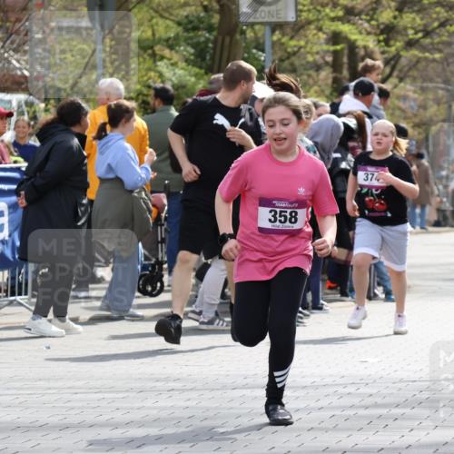 12.04.2026 - 45. Internationalen Wilhelmsburger Insellauf Strokosch-Dieckow http://msf.ph/oto/9492639 12.04.2026 14:51:15 Ziel 1843, 380, 435, 1051, 544, 444, 868, 852, 358, 1072, 374 meine-sportfotos.de