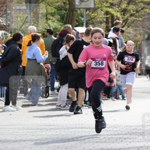 12.04.2026 - 45. Internationalen Wilhelmsburger Insellauf Strokosch-Dieckow http://msf.ph/oto/9492649 12.04.2026 14:51:15 Ziel 1843, 380, 435, 1051, 544, 444, 868, 852, 358, 1072, 374 meine-sportfotos.de