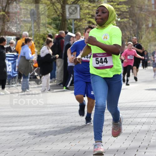 12.04.2026 - 45. Internationalen Wilhelmsburger Insellauf Strokosch-Dieckow http://msf.ph/oto/9492691 12.04.2026 14:51:11 Ziel 1054, 1843, 380, 435, 1051, 544, 444, 868, 852, 358 meine-sportfotos.de