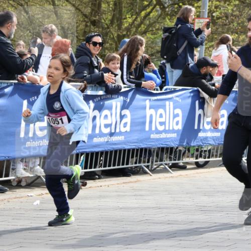 12.04.2026 - 45. Internationalen Wilhelmsburger Insellauf Strokosch-Dieckow http://msf.ph/oto/9492695 12.04.2026 14:51:10 Ziel 1054, 1843, 380, 435, 1051, 544, 444, 868, 852 meine-sportfotos.de