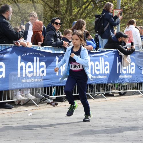 12.04.2026 - 45. Internationalen Wilhelmsburger Insellauf Strokosch-Dieckow http://msf.ph/oto/9492712 12.04.2026 14:51:09 Ziel 1074, 1054, 1843, 380, 435, 1051, 544, 444, 868, 852 meine-sportfotos.de