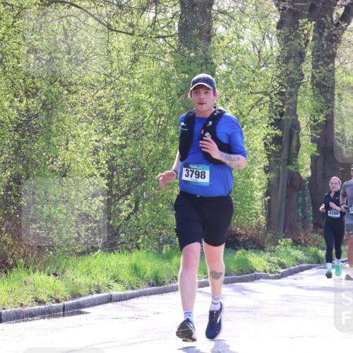 12.04.2026 - 45. Internationalen Wilhelmsburger Insellauf Yannick Fuchs http://msf.ph/oto/9492726 12.04.2026 10:45:40 Laufen 3798, 3257, 4396, 4339 meine-sportfotos.de