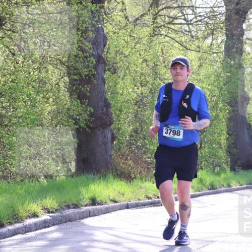 12.04.2026 - 45. Internationalen Wilhelmsburger Insellauf Yannick Fuchs http://msf.ph/oto/9492734 12.04.2026 10:45:41 Laufen 3798, 4396, 3257 meine-sportfotos.de