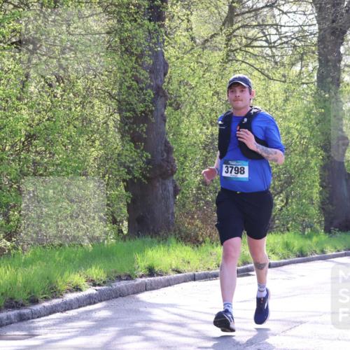 12.04.2026 - 45. Internationalen Wilhelmsburger Insellauf Yannick Fuchs http://msf.ph/oto/9492735 12.04.2026 10:45:41 Laufen 3798, 3390, 3257 meine-sportfotos.de