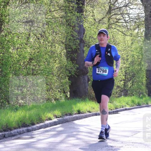 12.04.2026 - 45. Internationalen Wilhelmsburger Insellauf Yannick Fuchs http://msf.ph/oto/9492738 12.04.2026 10:45:41 Laufen 3798, 4396, 3257 meine-sportfotos.de