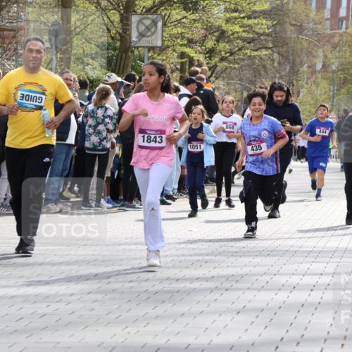 12.04.2026 - 45. Internationalen Wilhelmsburger Insellauf Strokosch-Dieckow http://msf.ph/oto/9492744 12.04.2026 14:51:05 Ziel 593, 1042, 686, 536, 1047, 1074, 1054, 1843, 380, 435, 1051 meine-sportfotos.de