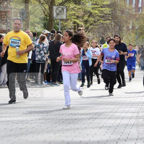12.04.2026 - 45. Internationalen Wilhelmsburger Insellauf Strokosch-Dieckow http://msf.ph/oto/9492747 12.04.2026 14:51:04 Ziel 1052, 116, 593, 1042, 686, 536, 1047, 1074, 1054, 1843, 380, 435, 1051 meine-sportfotos.de
