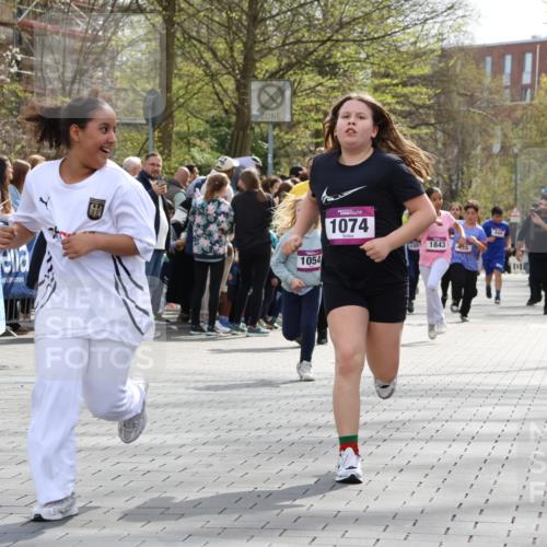 12.04.2026 - 45. Internationalen Wilhelmsburger Insellauf Strokosch-Dieckow http://msf.ph/oto/9492754 12.04.2026 14:51:01 Ziel 495, 1041, 1052, 116, 593, 1042, 686, 536, 1047, 1074, 1054 meine-sportfotos.de