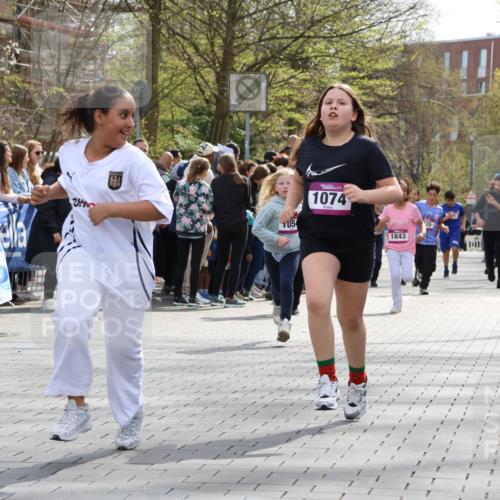 12.04.2026 - 45. Internationalen Wilhelmsburger Insellauf Strokosch-Dieckow http://msf.ph/oto/9492756 12.04.2026 14:51:01 Ziel 495, 1041, 1052, 116, 593, 1042, 686, 536, 1047, 1074, 1054 meine-sportfotos.de