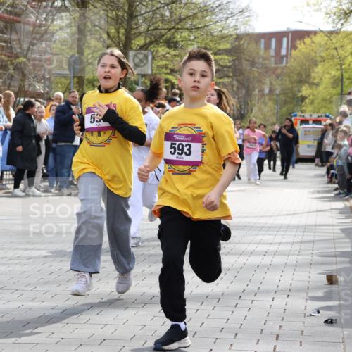 12.04.2026 - 45. Internationalen Wilhelmsburger Insellauf Strokosch-Dieckow http://msf.ph/oto/9492759 12.04.2026 14:51:00 Ziel 1822, 495, 1041, 1052, 116, 593, 1042, 686, 536, 1047, 1074, 1054 meine-sportfotos.de