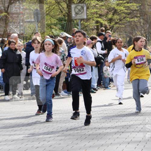 12.04.2026 - 45. Internationalen Wilhelmsburger Insellauf Strokosch-Dieckow http://msf.ph/oto/9492764 12.04.2026 14:50:58 Ziel 531, 493, 1822, 495, 1041, 1052, 116, 593, 1042, 686, 536, 1047, 1074 meine-sportfotos.de