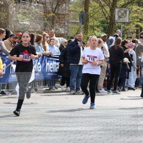 12.04.2026 - 45. Internationalen Wilhelmsburger Insellauf Strokosch-Dieckow http://msf.ph/oto/9492779 12.04.2026 14:50:53 Ziel 388, 663, 359, 858, 531, 493, 1822, 495, 1041, 1052, 116, 593 meine-sportfotos.de
