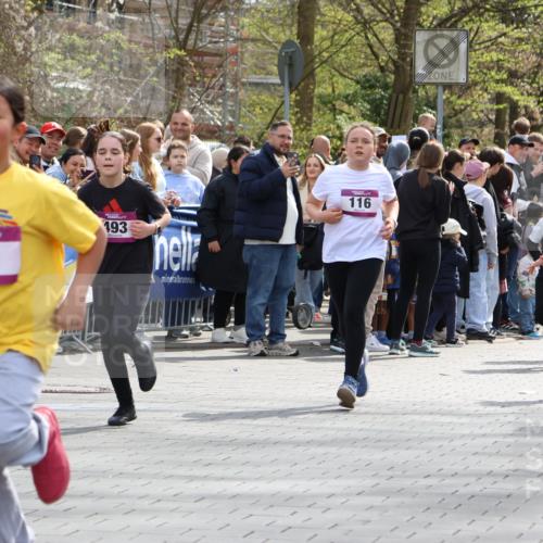 12.04.2026 - 45. Internationalen Wilhelmsburger Insellauf Strokosch-Dieckow http://msf.ph/oto/9492782 12.04.2026 14:50:52 Ziel 893, 455, 388, 663, 359, 858, 531, 493, 1822, 495, 1041, 1052, 116 meine-sportfotos.de