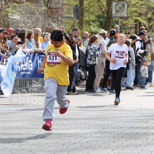 12.04.2026 - 45. Internationalen Wilhelmsburger Insellauf Strokosch-Dieckow http://msf.ph/oto/9492786 12.04.2026 14:50:52 Ziel 893, 455, 388, 663, 359, 858, 531, 493, 1822, 495, 1041, 1052, 116 meine-sportfotos.de