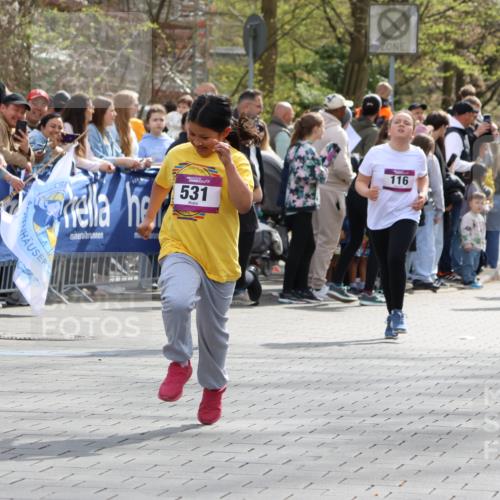 12.04.2026 - 45. Internationalen Wilhelmsburger Insellauf Strokosch-Dieckow http://msf.ph/oto/9492787 12.04.2026 14:50:52 Ziel 893, 455, 388, 663, 359, 858, 531, 493, 1822, 495, 1041, 1052, 116 meine-sportfotos.de
